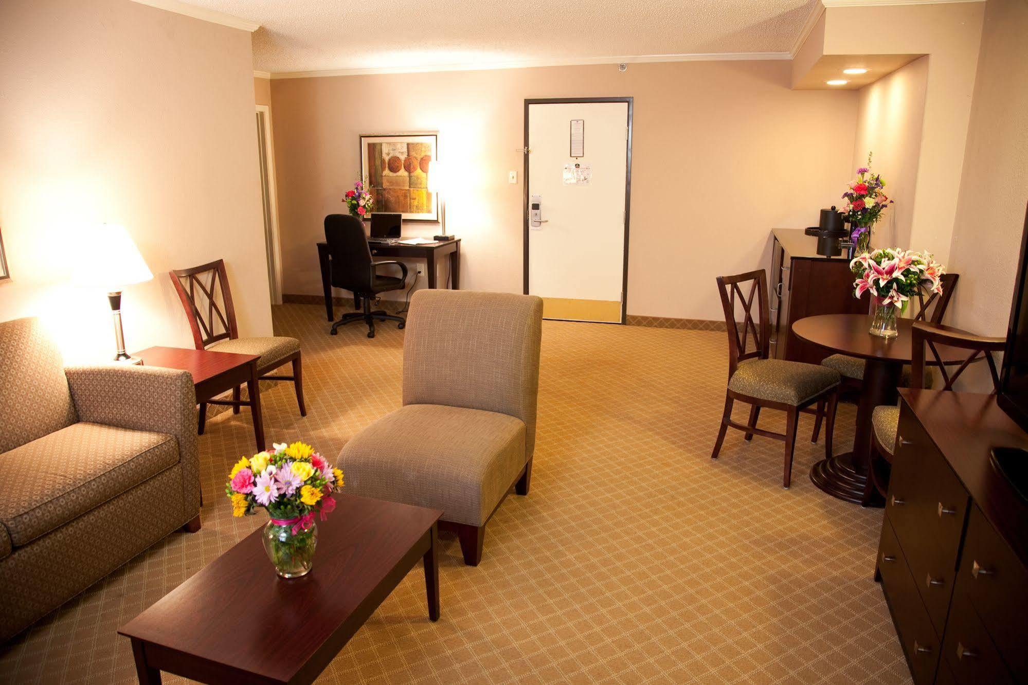 Comfort Inn & Suites At Copeland Tower Метайри Екстериор снимка