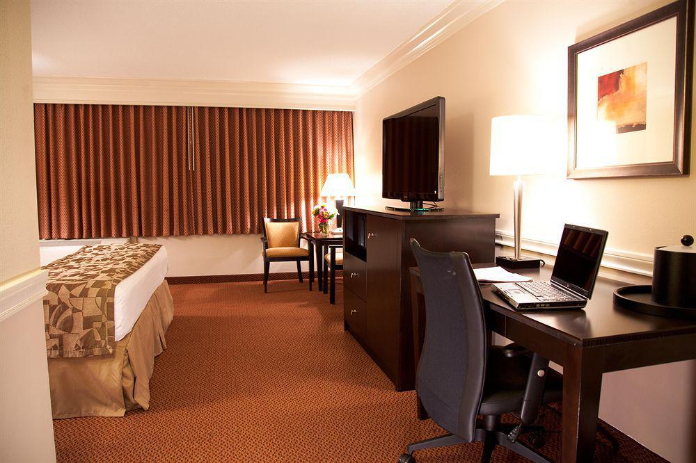 Comfort Inn & Suites At Copeland Tower Метайри Екстериор снимка